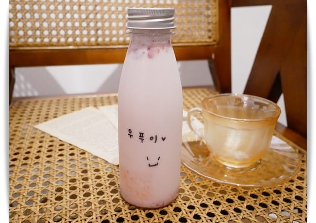 草莓牛奶 草莓牛奶