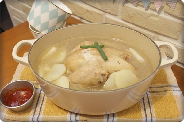 [My Little Kitchen] 簡單煮「梅子雞湯」好喝的酸甜味。