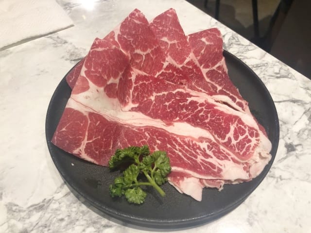 肉三 肉三