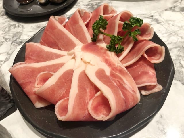 肉二 肉二