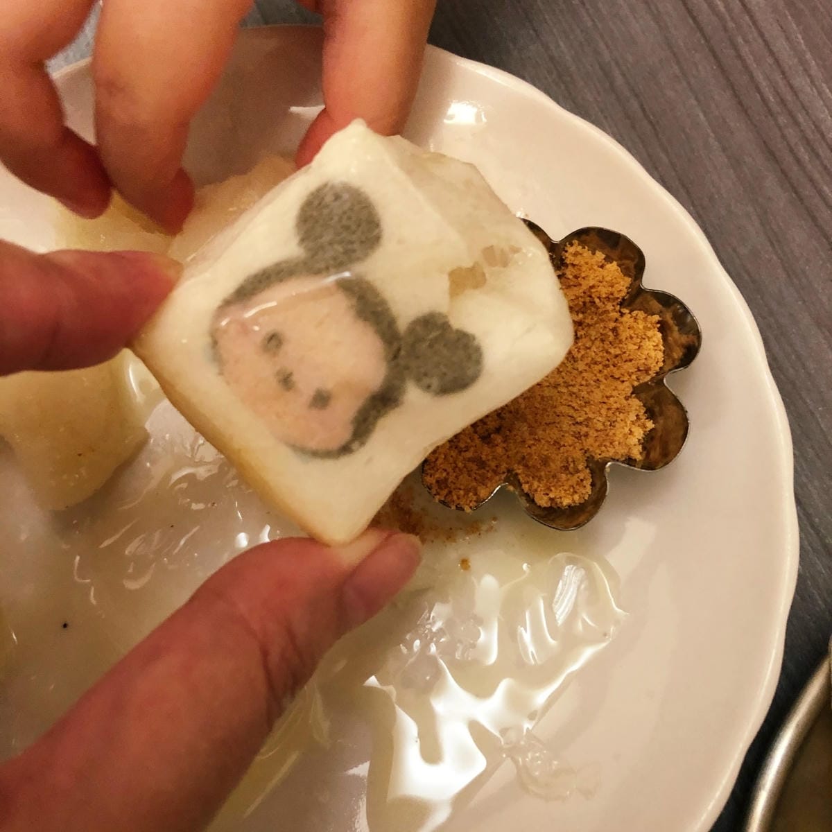 吃 吃