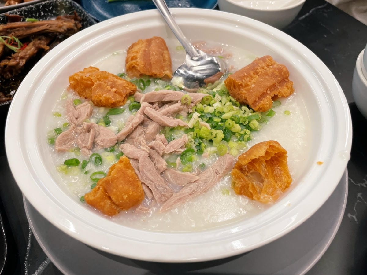 高雄巨蛋「享鴨裕誠店」中華料理好下飯。 高雄巨蛋「享鴨裕誠店」中華料理好下飯。