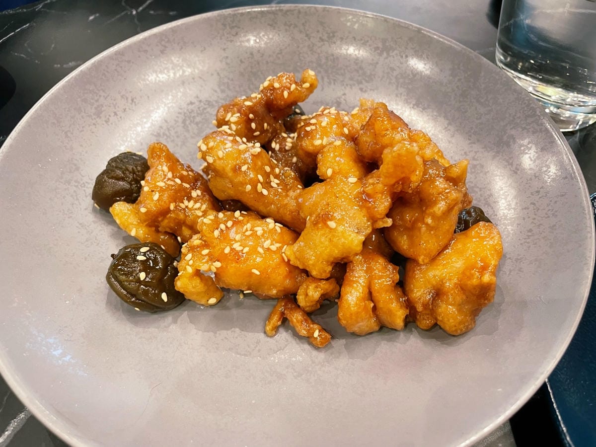 高雄巨蛋「享鴨裕誠店」中華料理好下飯。 高雄巨蛋「享鴨裕誠店」中華料理好下飯。