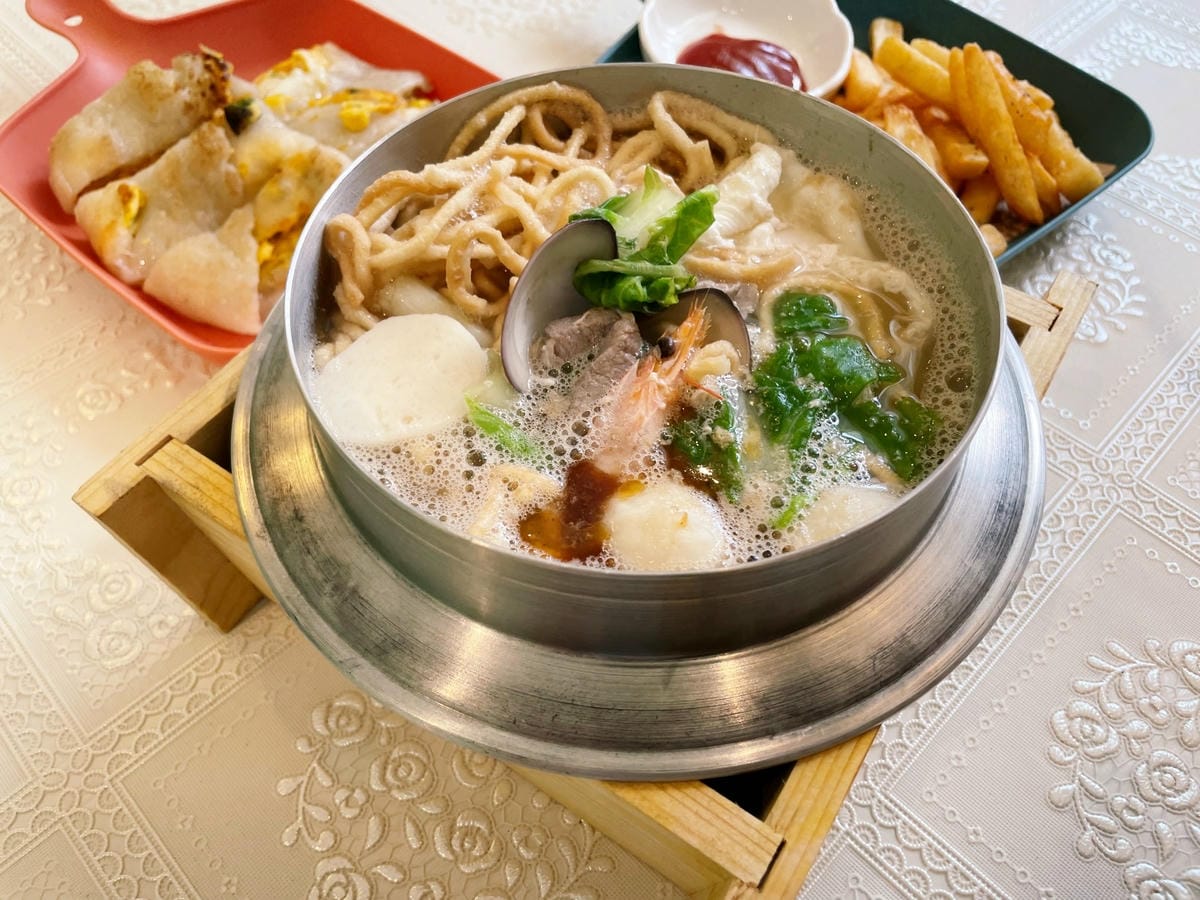 高雄果貿兒童公園旁「十十饞堂」台式復古味、還可以打彈珠喔!! 高雄果貿兒童公園旁「十十饞堂」台式復古味、還可以打彈珠喔!!
