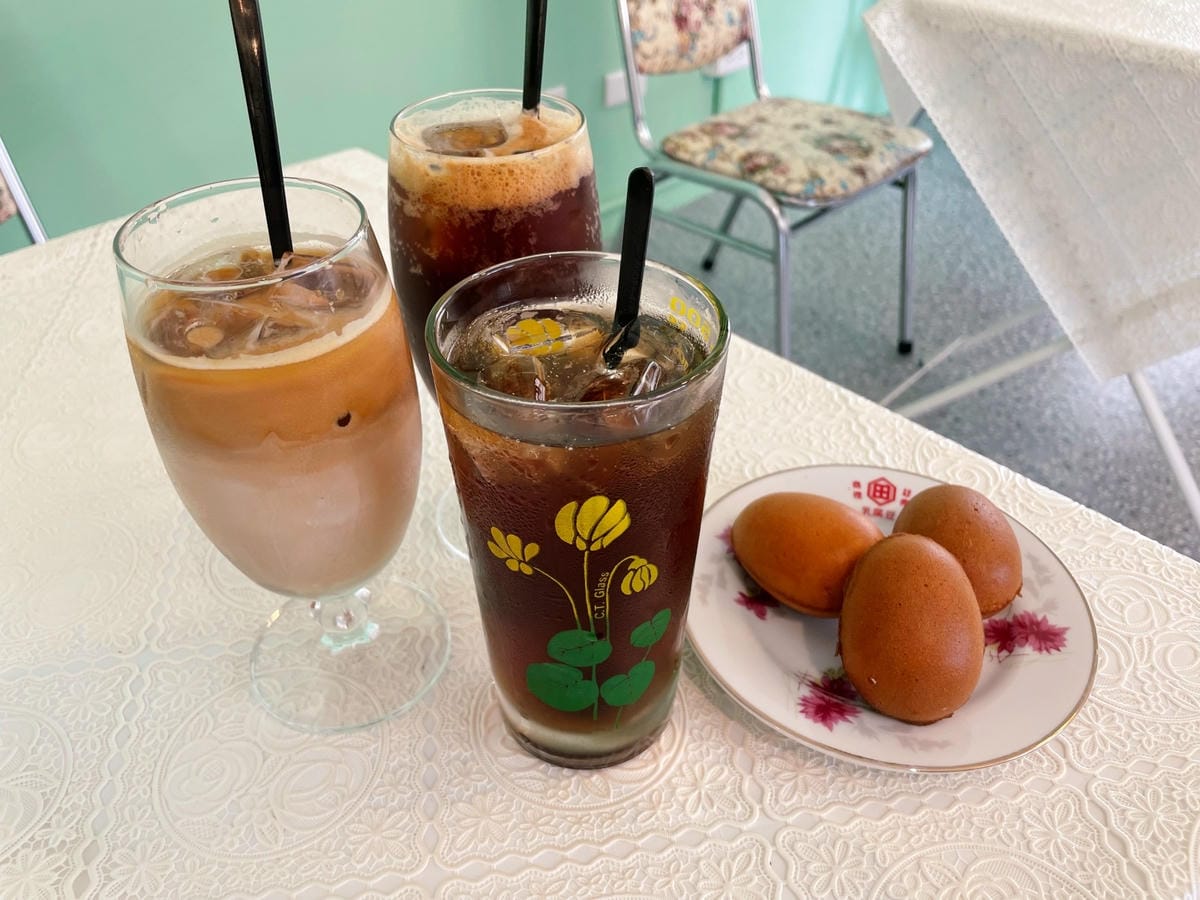 高雄果貿兒童公園旁「十十饞堂」台式復古味、還可以打彈珠喔!! 高雄果貿兒童公園旁「十十饞堂」台式復古味、還可以打彈珠喔!!