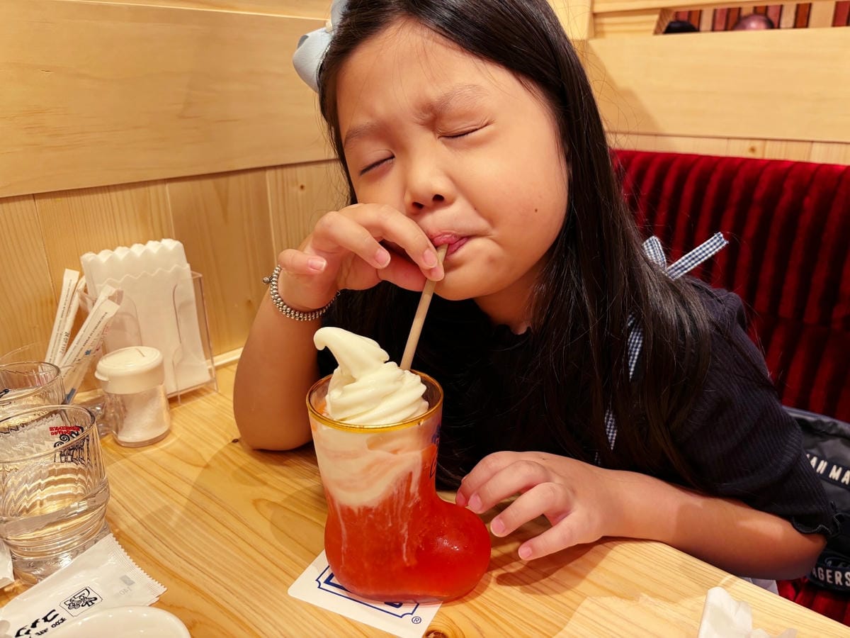 高雄美術館「Komeda's Coffee客美多咖啡」點飲料 高雄美術館「Komeda's Coffee客美多咖啡」點飲料