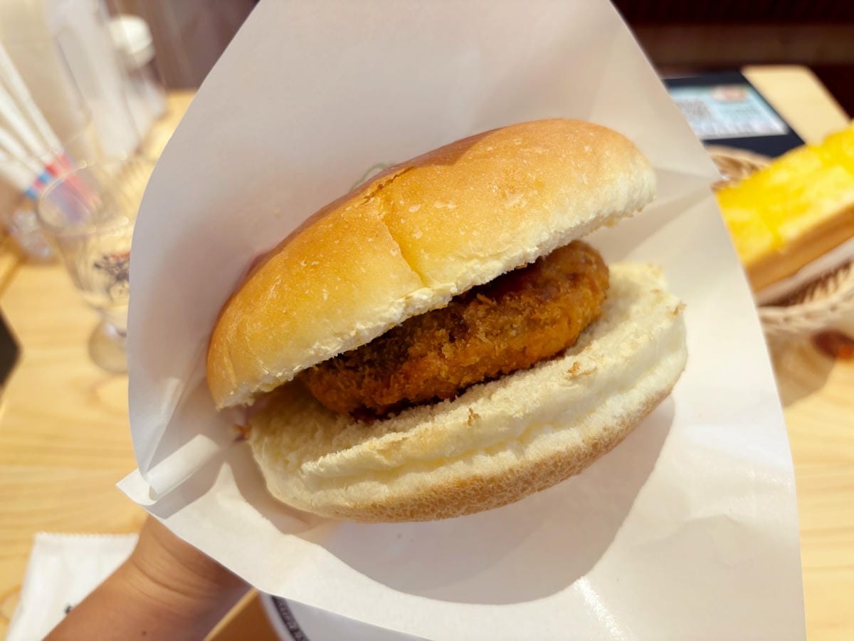 高雄美術館「Komeda's Coffee客美多咖啡」點飲料 高雄美術館「Komeda's Coffee客美多咖啡」點飲料
