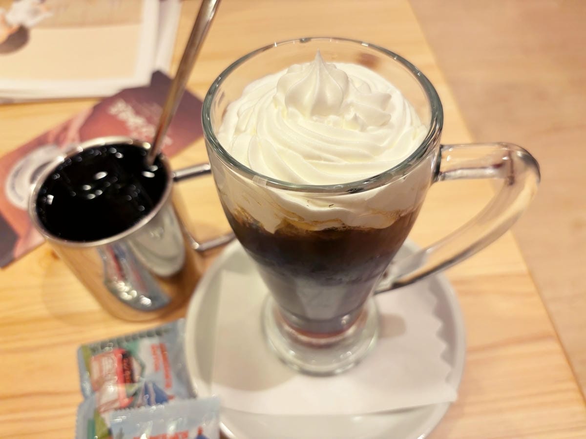 高雄美術館「Komeda's Coffee客美多咖啡」點飲料 高雄美術館「Komeda's Coffee客美多咖啡」點飲料