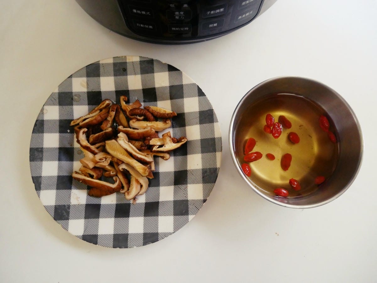 [My Little Kitchen] 簡單做「麻油松阪豬飯