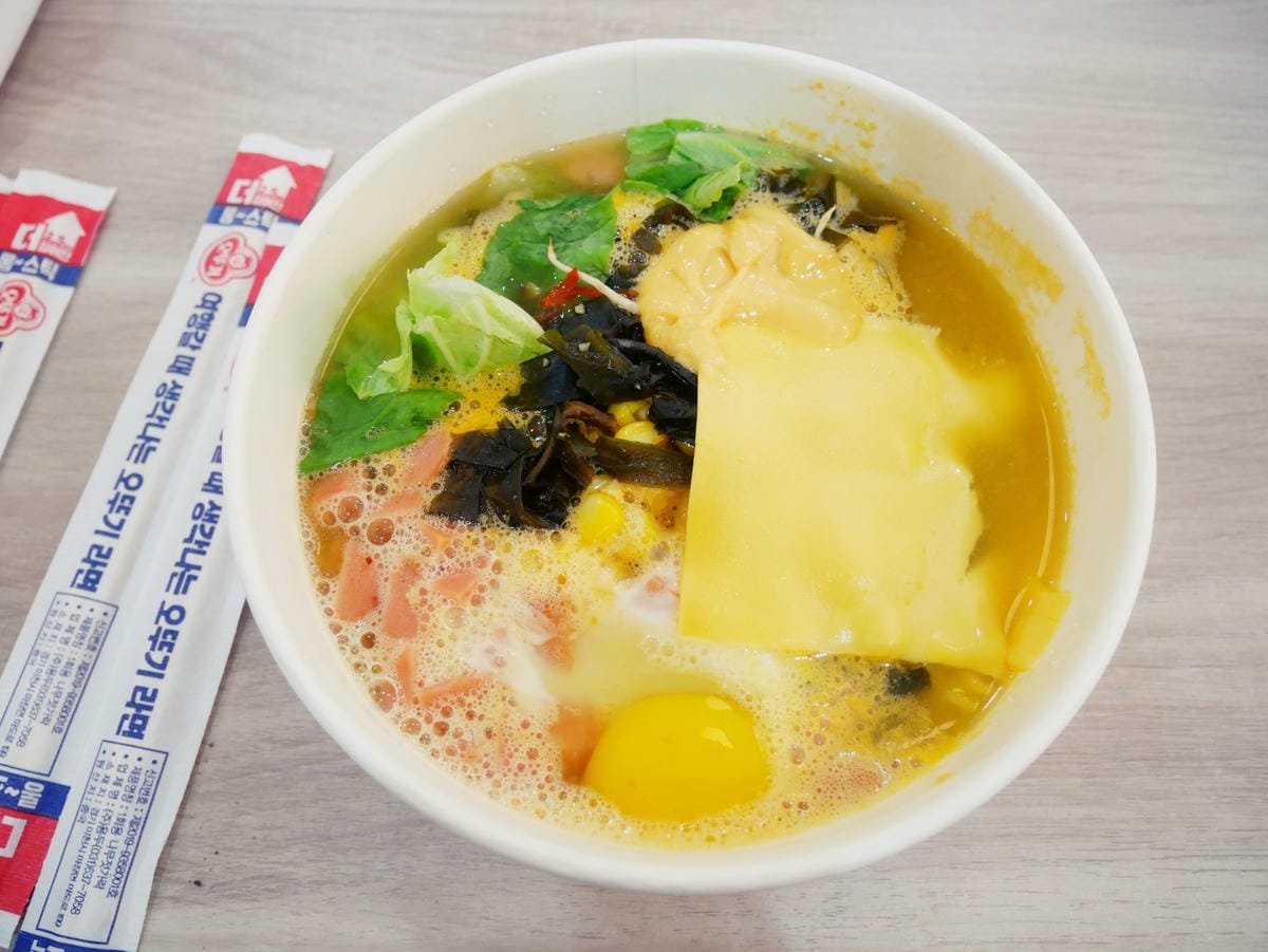 高雄楠梓「韓金智能拉麵店」自動煮麵機、多樣免費配料隨你加!! 高雄楠梓「韓金智能拉麵店」自動煮麵機、多樣免費配料隨你加!!