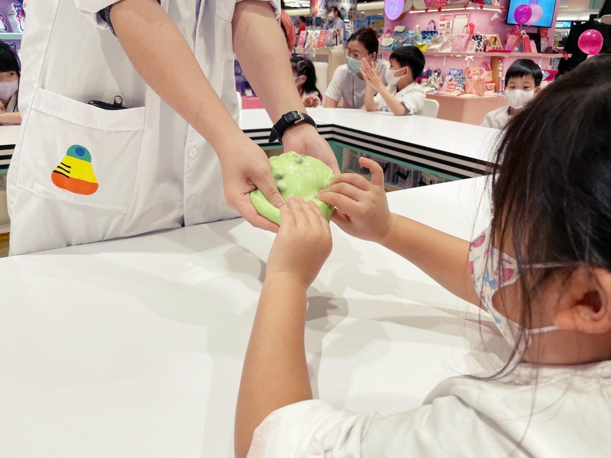 好玩的「Unique Slime Lab史萊姆實驗室」一起動 好玩的「Unique Slime Lab史萊姆實驗室」一起動