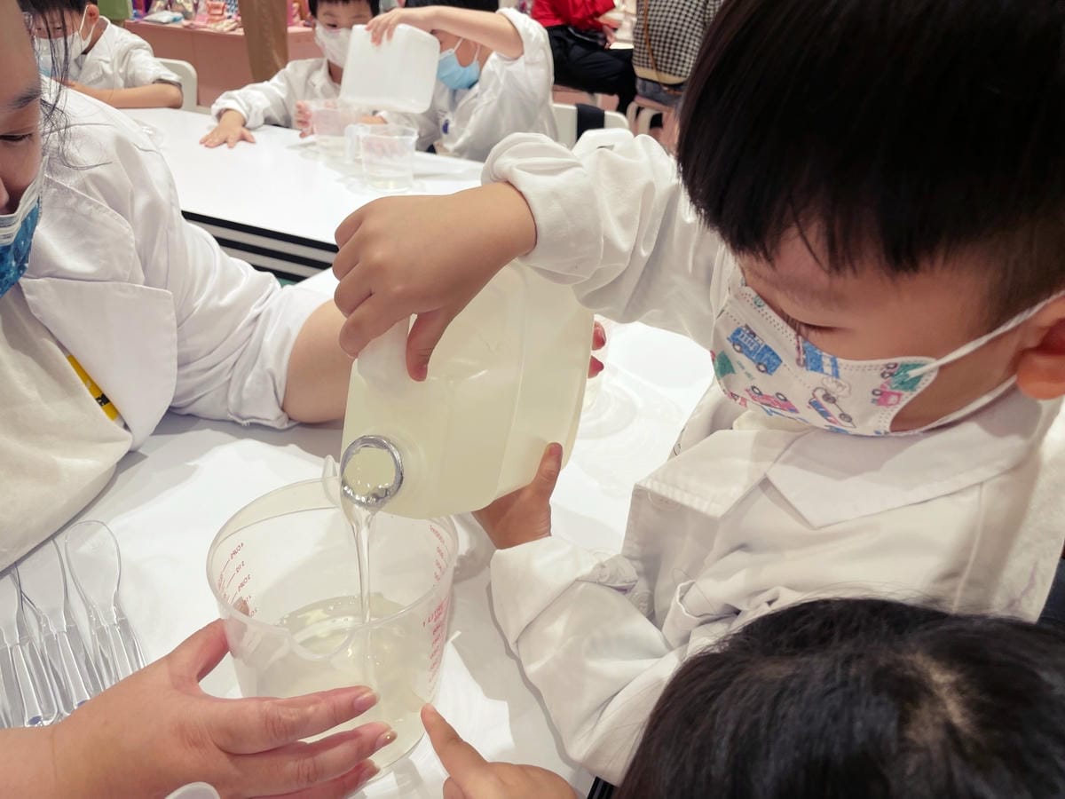 好玩的「Unique Slime Lab史萊姆實驗室」一起動 好玩的「Unique Slime Lab史萊姆實驗室」一起動