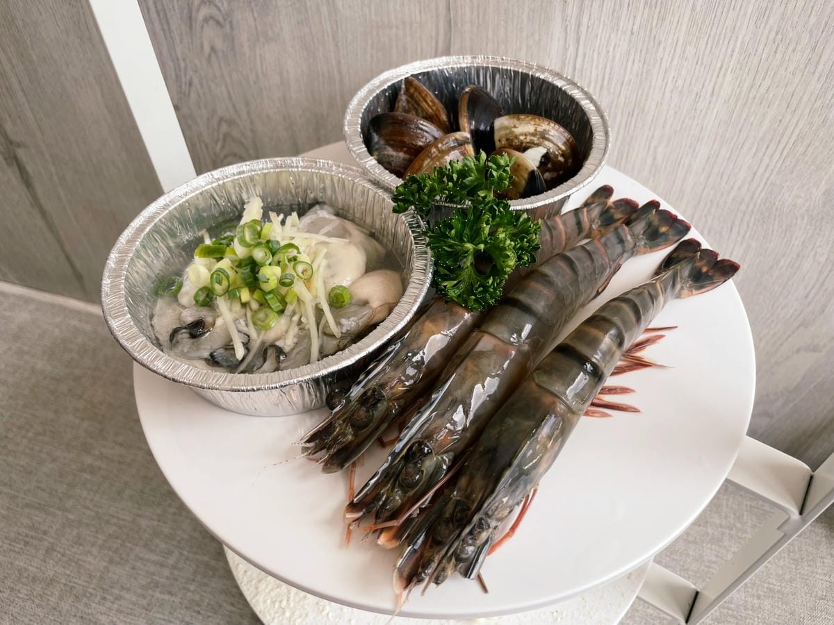 台中輕井澤品牌「三山燒肉」白色系網美風燒肉店。