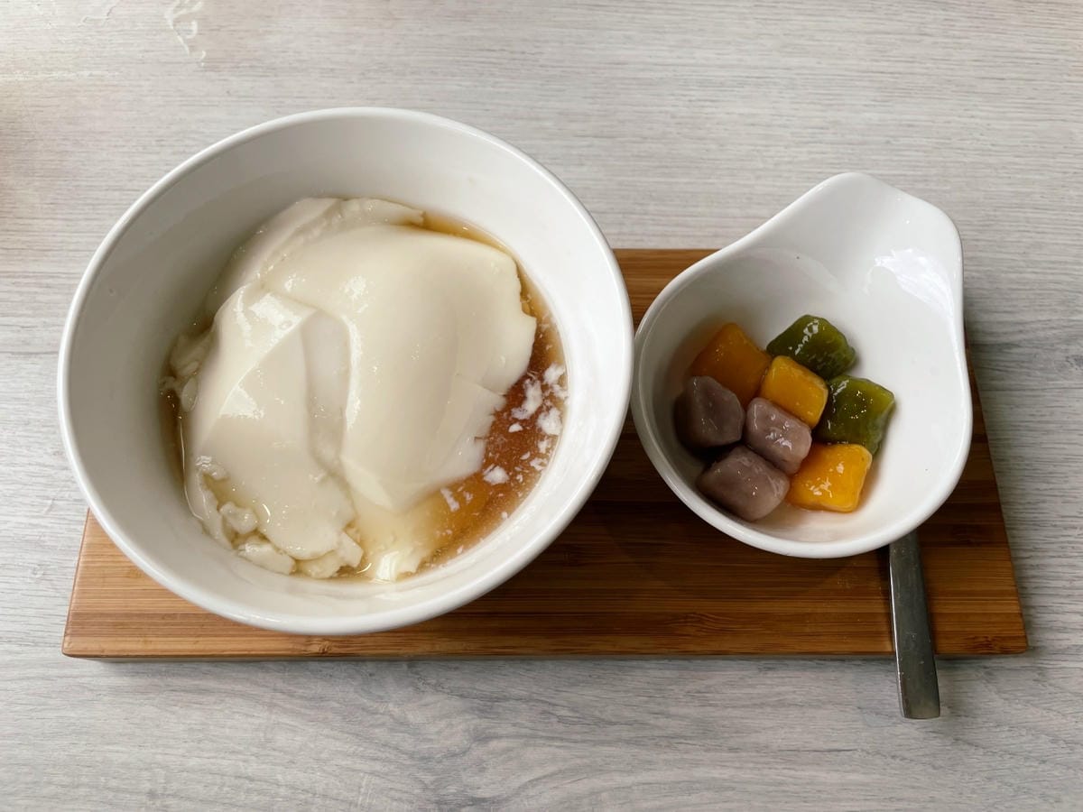 台中輕井澤品牌「三山燒肉」白色系網美風燒肉店。 台中輕井澤品牌「三山燒肉」白色系網美風燒肉店。