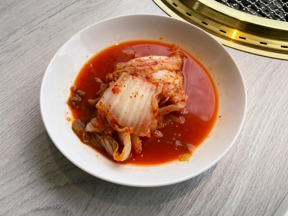 台中輕井澤品牌「三山燒肉」白色系網美風燒肉店。 台中輕井澤品牌「三山燒肉」白色系網美風燒肉店。