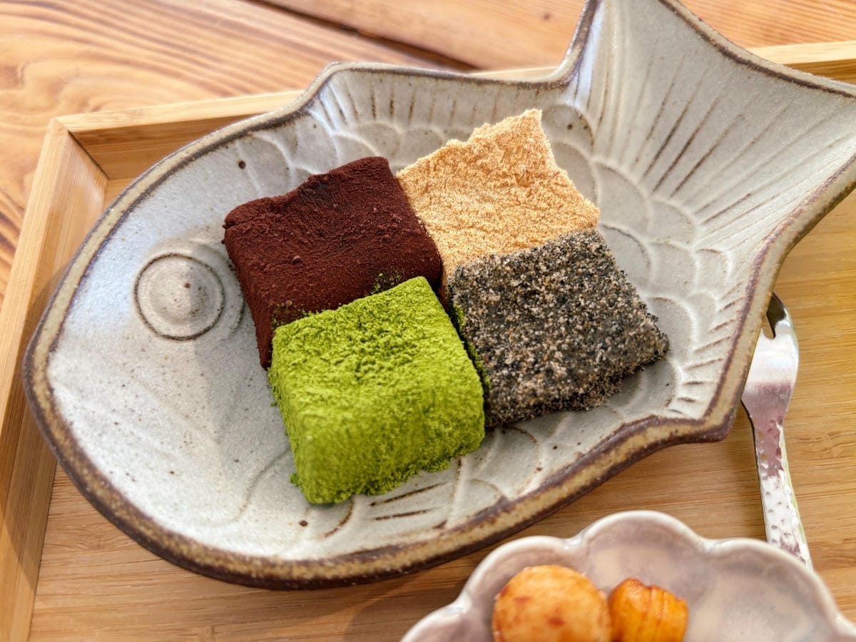 高雄果貿「鄰居小心點」可愛的日式蕨餅專賣店。 高雄果貿「鄰居小心點」可愛的日式蕨餅專賣店。