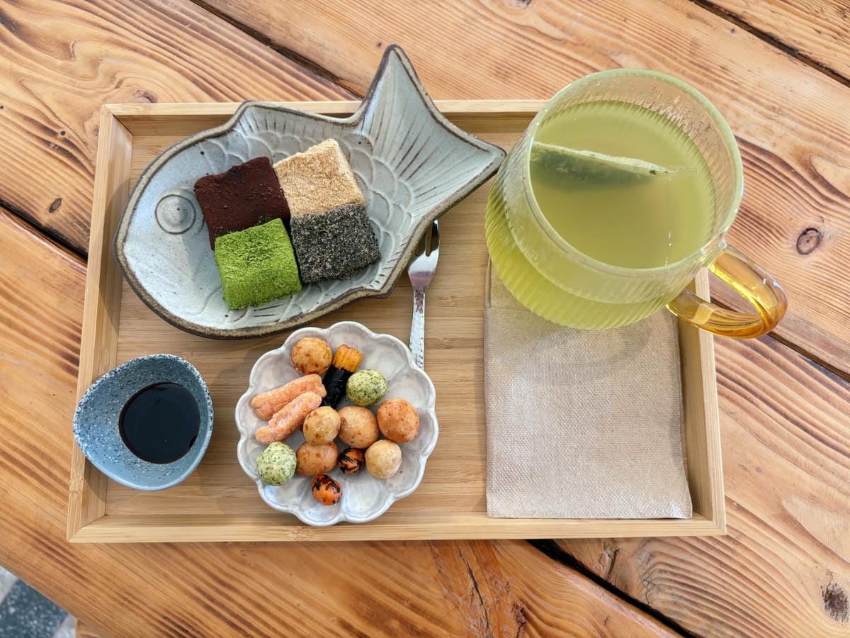 高雄果貿「鄰居小心點」可愛的日式蕨餅專賣店。 高雄果貿「鄰居小心點」可愛的日式蕨餅專賣店。