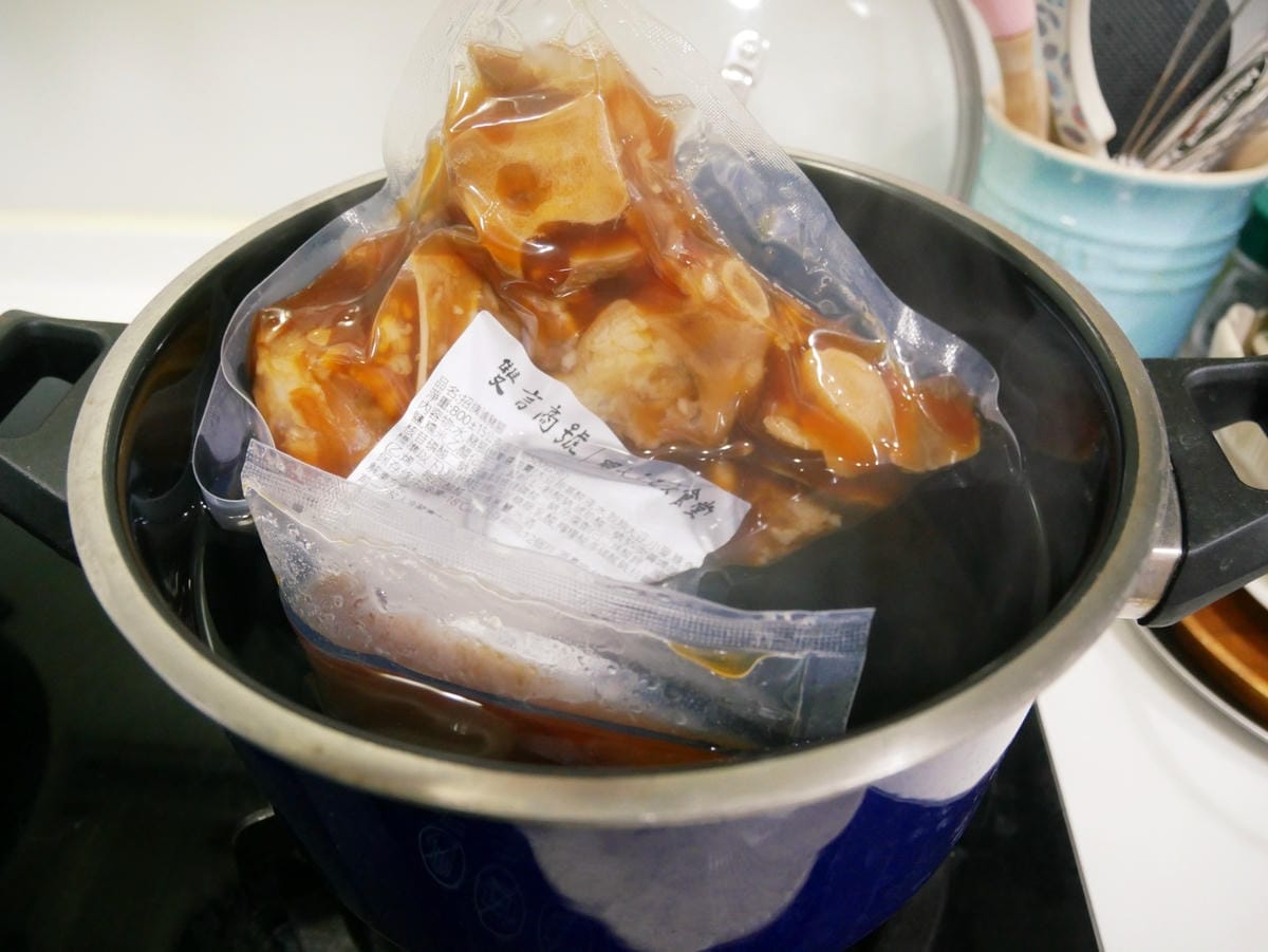 好吃年菜推薦-雙言商號 X 明水三九七食堂「雞湯熬鯧魚海鮮炊 好吃年菜推薦-雙言商號 X 明水三九七食堂「雞湯熬鯧魚海鮮炊