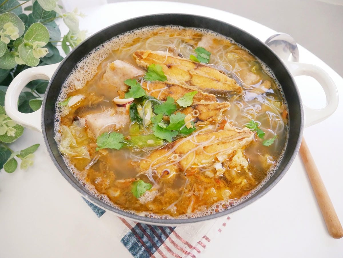 好吃年菜推薦-雙言商號 X 明水三九七食堂「雞湯熬鯧魚海鮮炊 好吃年菜推薦-雙言商號 X 明水三九七食堂「雞湯熬鯧魚海鮮炊