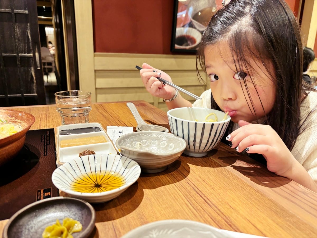台南新天地「黑毛屋」湯頭濃郁、還有限定的柚子鍋喔!! 台南新天地「黑毛屋」湯頭濃郁、還有限定的柚子鍋喔!!