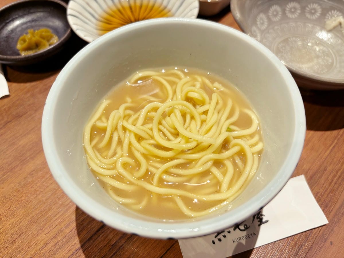 台南新天地「黑毛屋」湯頭濃郁、還有限定的柚子鍋喔!! 台南新天地「黑毛屋」湯頭濃郁、還有限定的柚子鍋喔!!