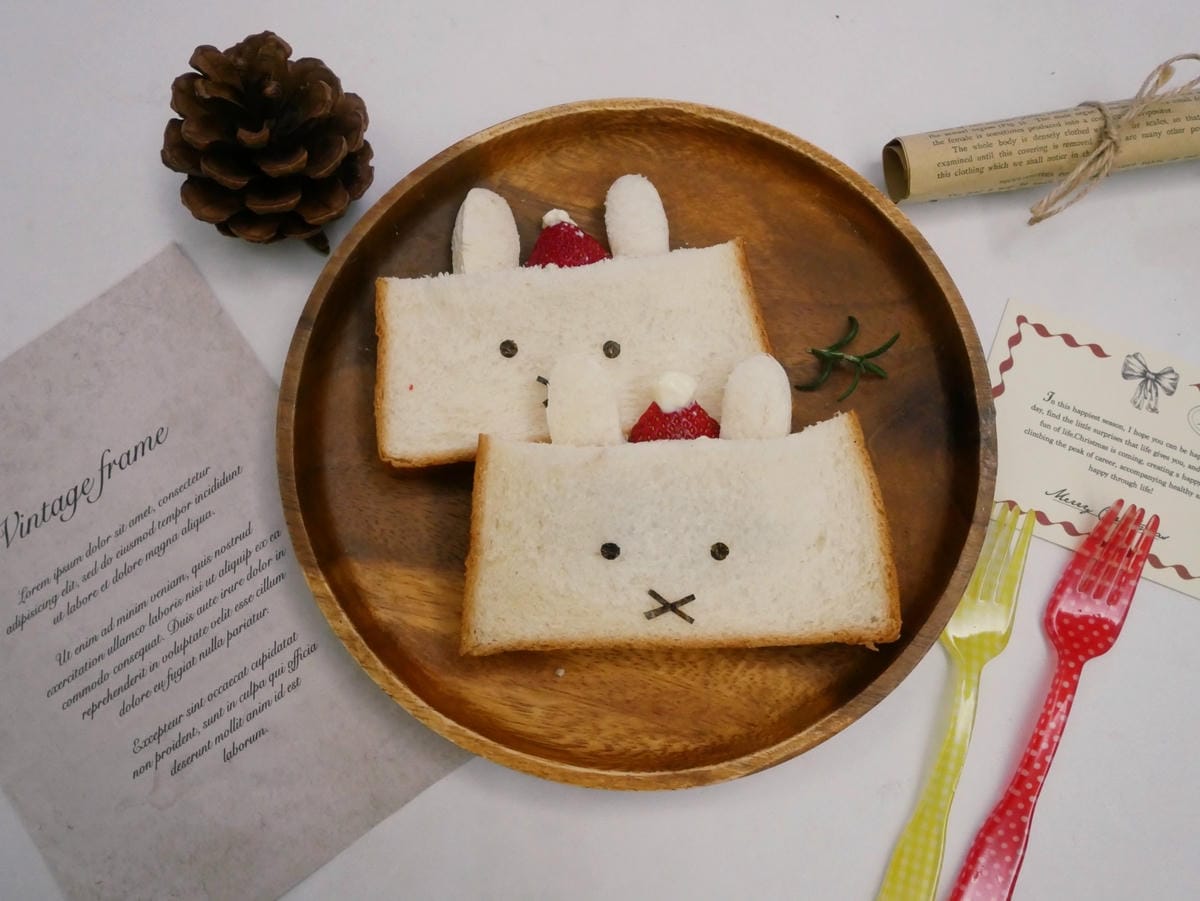 [My Little Kitchen] 簡單做「聖誕小兔草莓