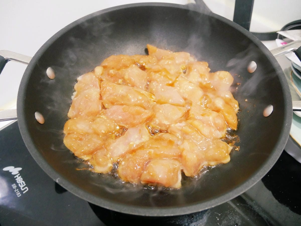 [My Little Kitchen] 超下飯「醬炒雞肉豆芽