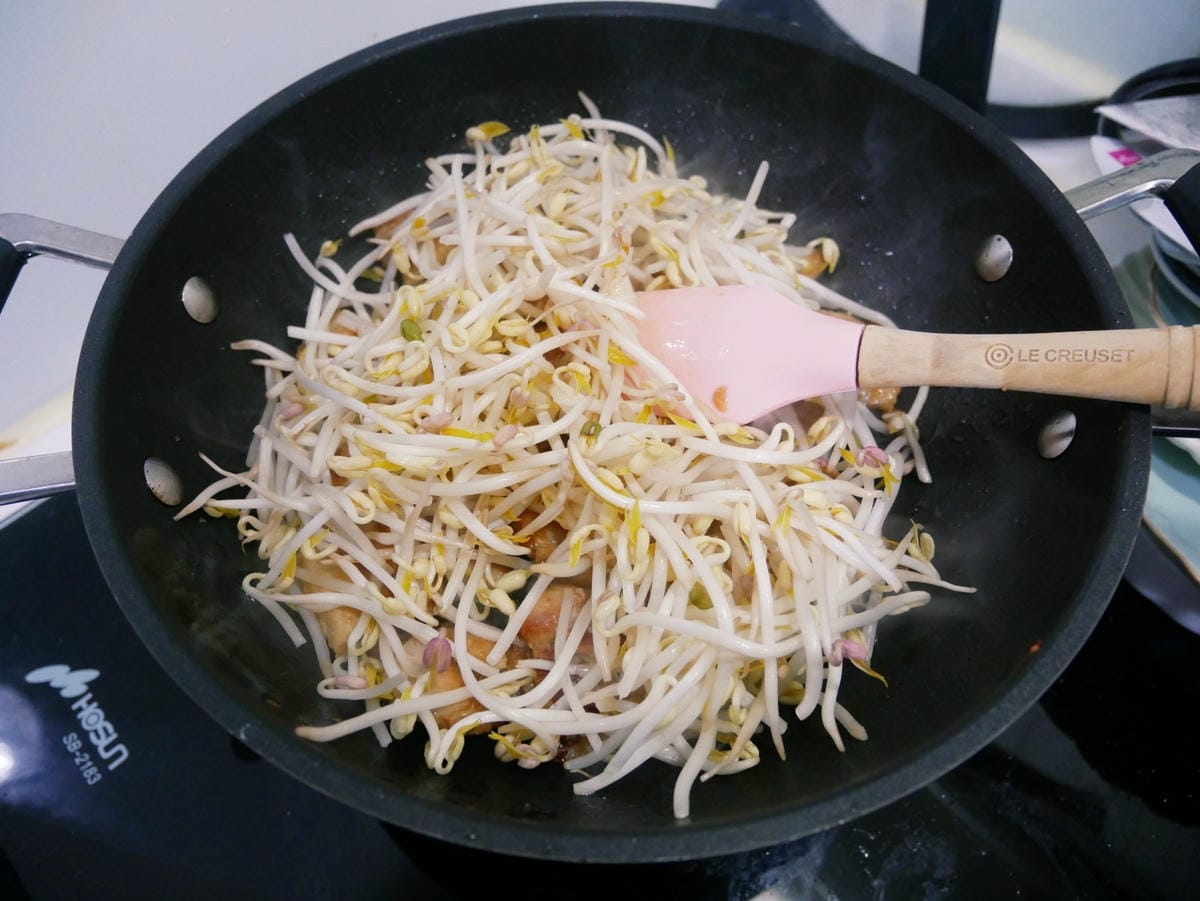 [My Little Kitchen] 超下飯「醬炒雞肉豆芽