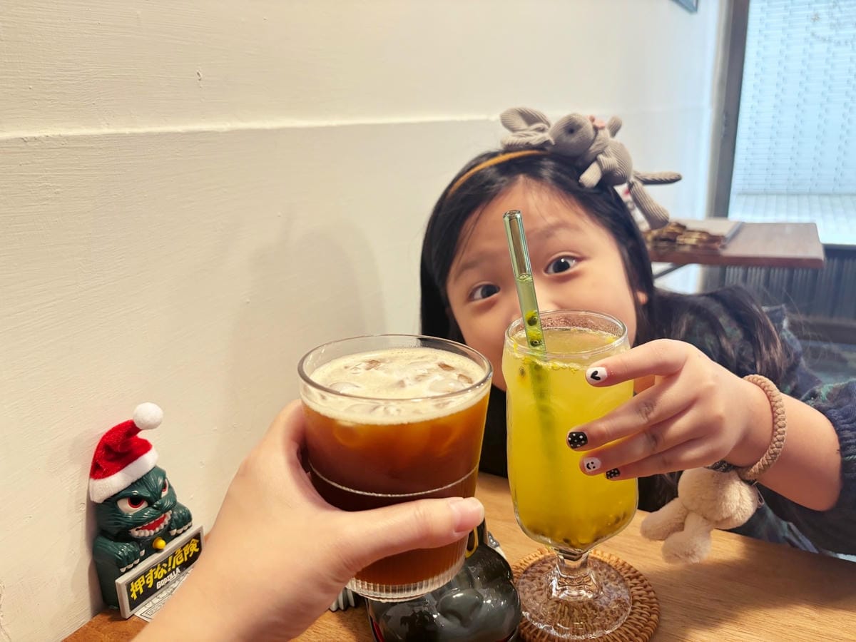 高雄鹽埕「怪獸喫茶」超酷的哥吉拉雞蛋糕。 高雄鹽埕「怪獸喫茶」超酷的哥吉拉雞蛋糕。