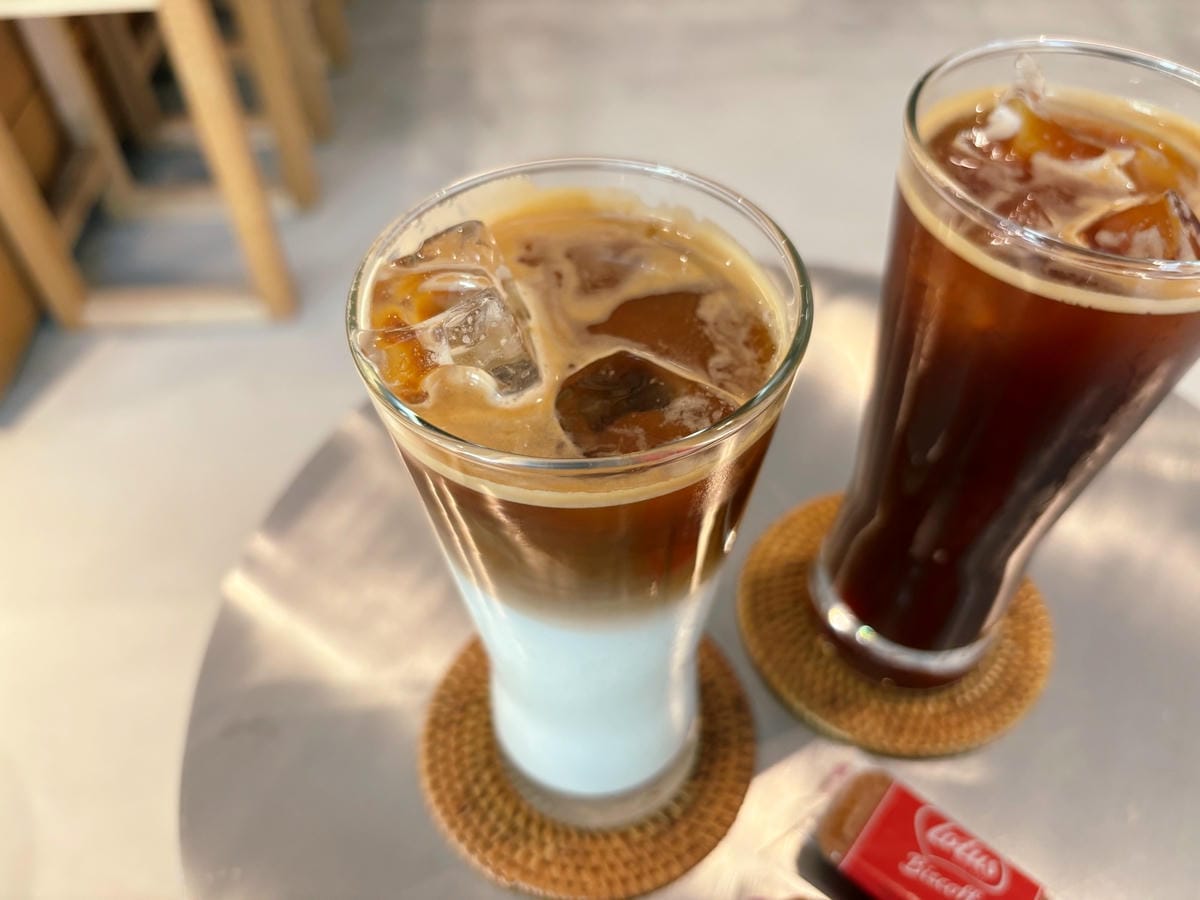 高雄漢神本館「Coffee Ring」侘寂風咖啡店。