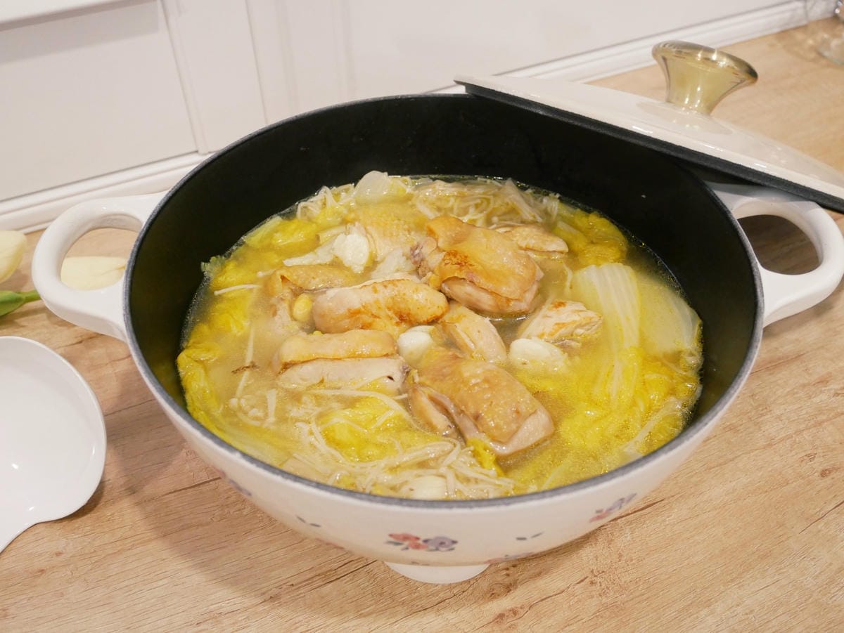 [My Little Kitchen] 一鍋到底「蒜頭白菜雞