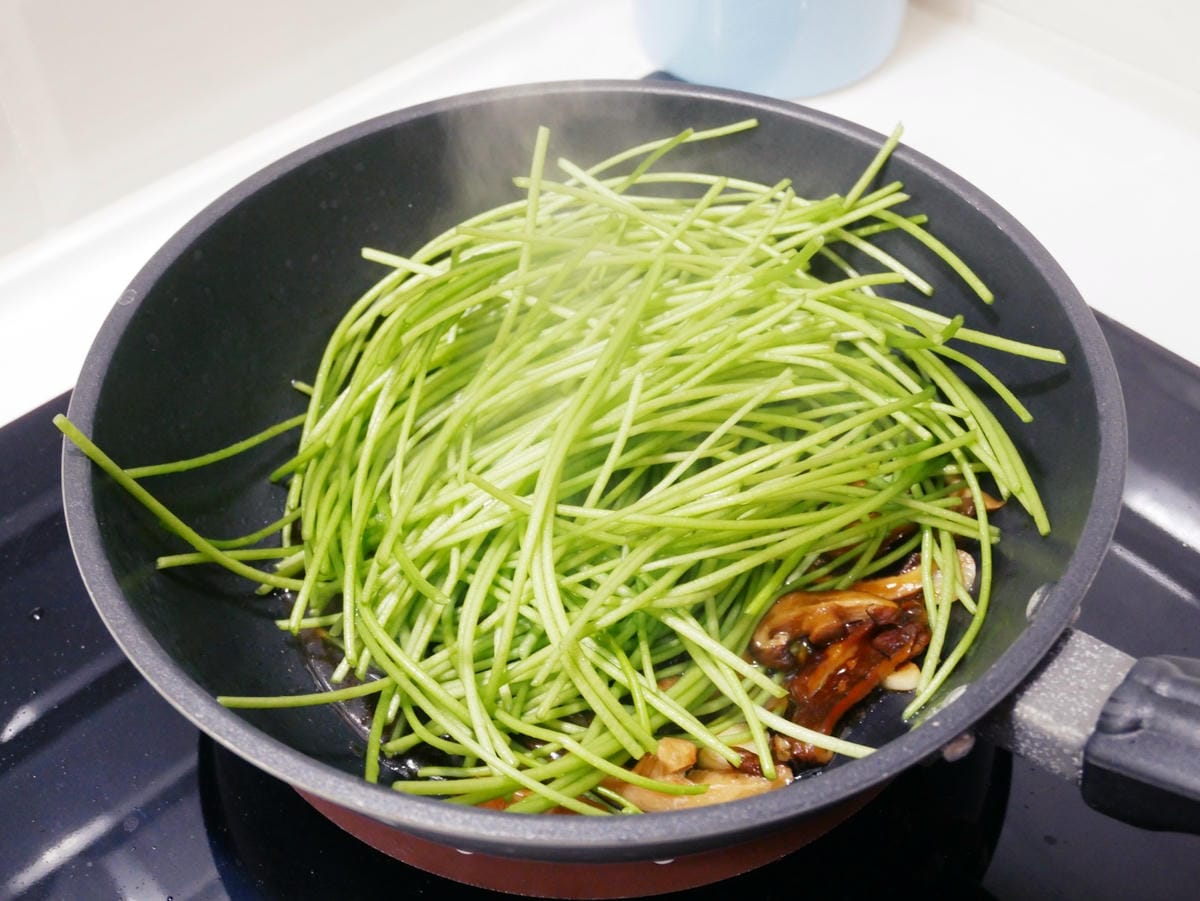 [My Little Kitchen] 快速上菜「香菇炒水蓮