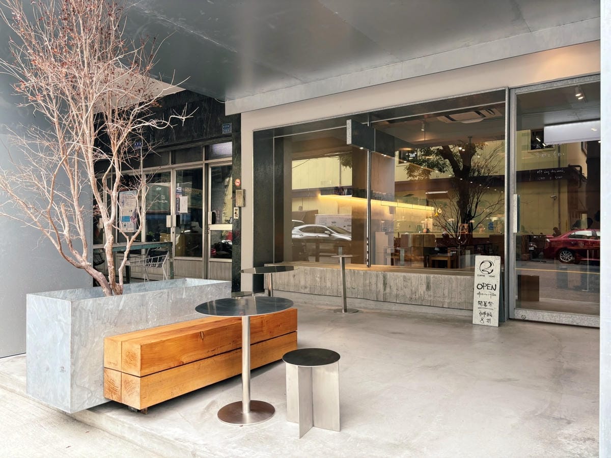 台中LaLaport「共好GungHo」迷你高爾夫主題餐廳! 高雄漢神本館「Coffee Ring」侘寂風咖啡店。