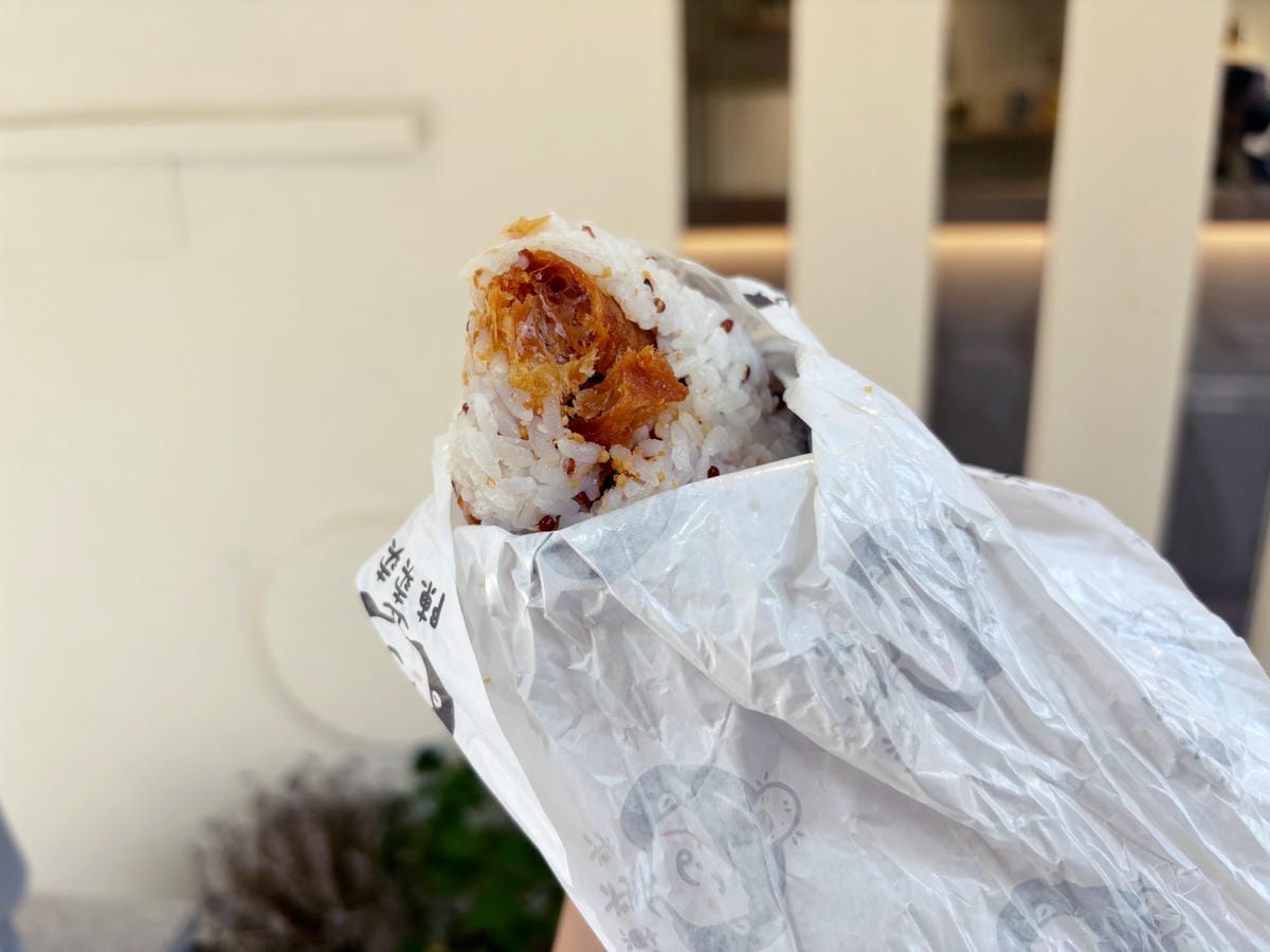 高雄「陳卖卖手作飯糰咖啡」文青又可愛的飯糰店!! 高雄「陳卖卖手作飯糰咖啡」文青又可愛的飯糰店!!
