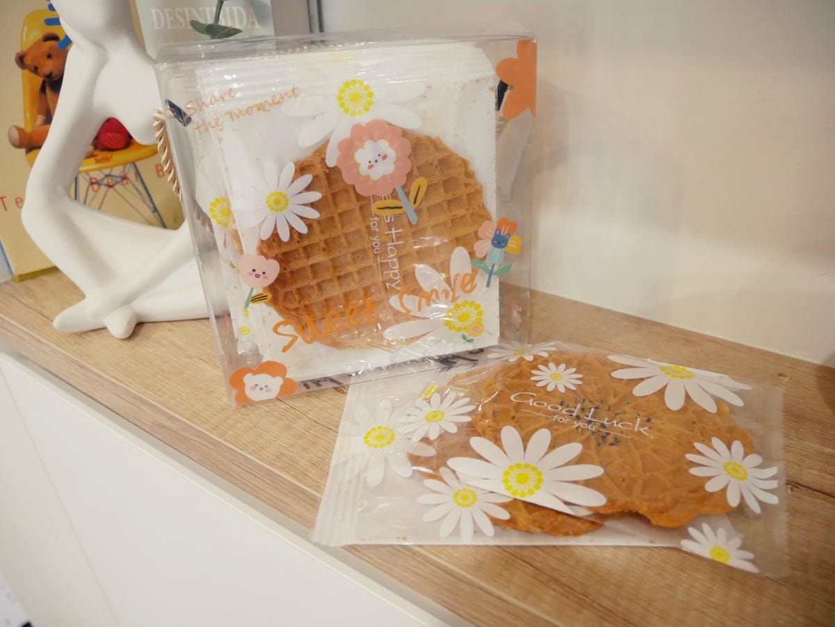 桃園「初初雞蛋糕」酥酥脆脆、可愛蕾絲薄餅小禮盒!! 桃園「初初雞蛋糕」酥酥脆脆、可愛蕾絲薄餅小禮盒!!
