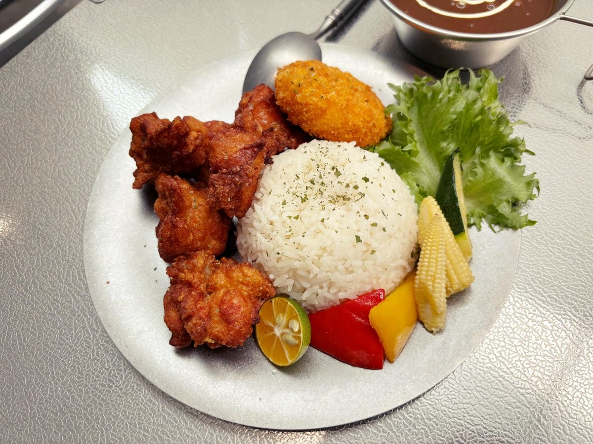 嘉義「三幕 tarpu タープ」超好拍的露營風咖哩店!! 嘉義「三幕 tarpu タープ」超好拍的露營風咖哩店!!