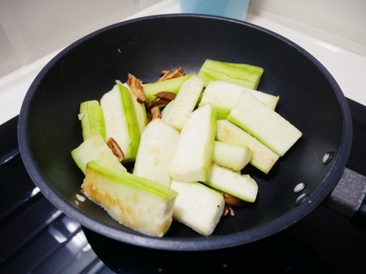 [My Little Kitchen] 快手料理「蟹肉絲瓜」