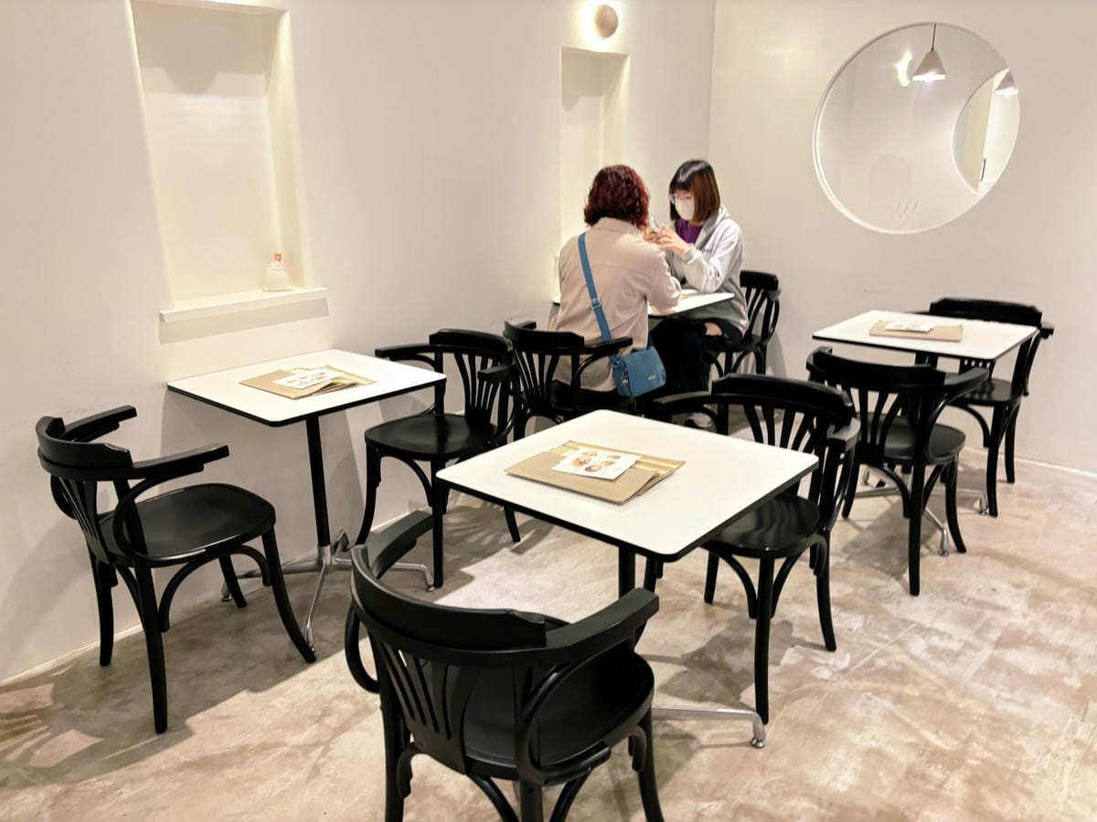 台北「Waku Cafe」好美的奶油風咖啡店。 台北「Waku Cafe」好美的奶油風咖啡店。