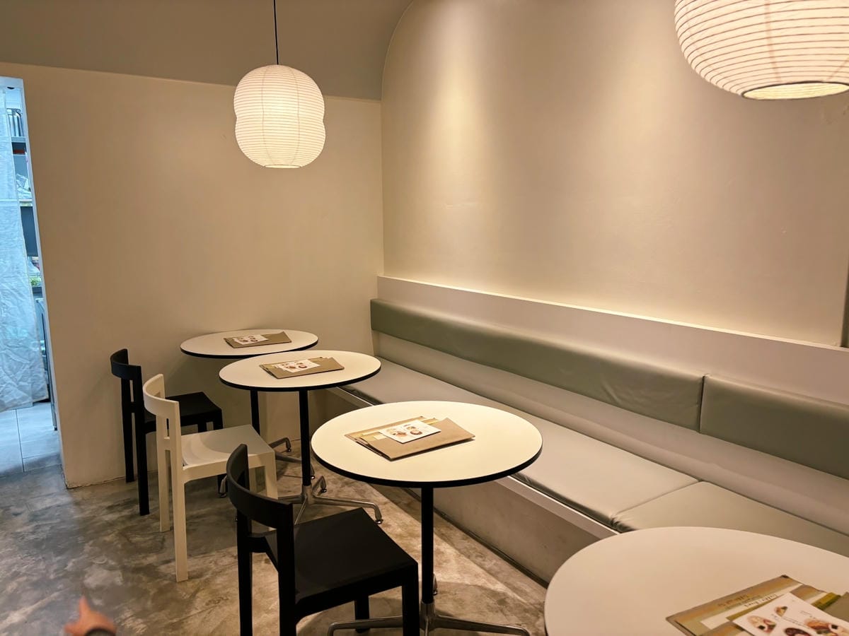台北「Waku Cafe」好美的奶油風咖啡店。 台北「Waku Cafe」好美的奶油風咖啡店。
