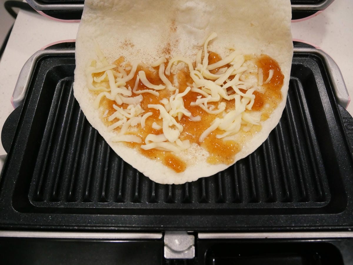 [Vitantonio] 五分鐘「蘋果肉桂薄餅」三種材料輕鬆