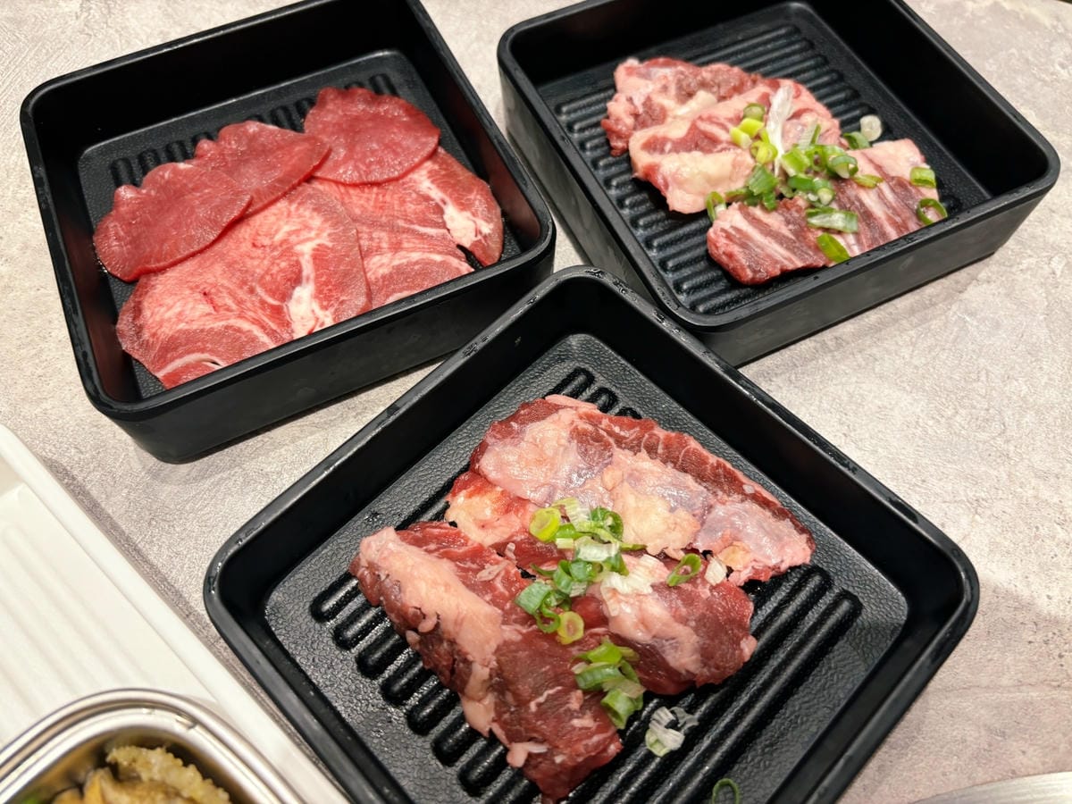 高雄巨蛋「肉次方燒肉放題」大口吃肉時間到!! 高雄巨蛋「肉次方燒肉放題」大口吃肉時間到!!