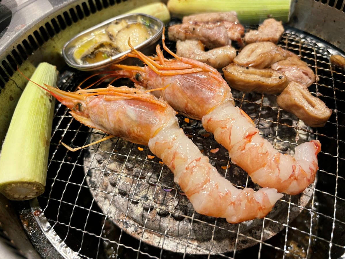 高雄巨蛋「肉次方燒肉放題」大口吃肉時間到!! 高雄巨蛋「肉次方燒肉放題」大口吃肉時間到!!