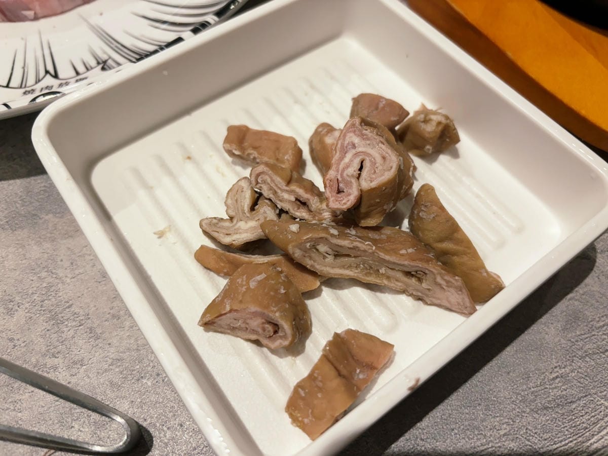 高雄巨蛋「肉次方燒肉放題」大口吃肉時間到!! 高雄巨蛋「肉次方燒肉放題」大口吃肉時間到!!