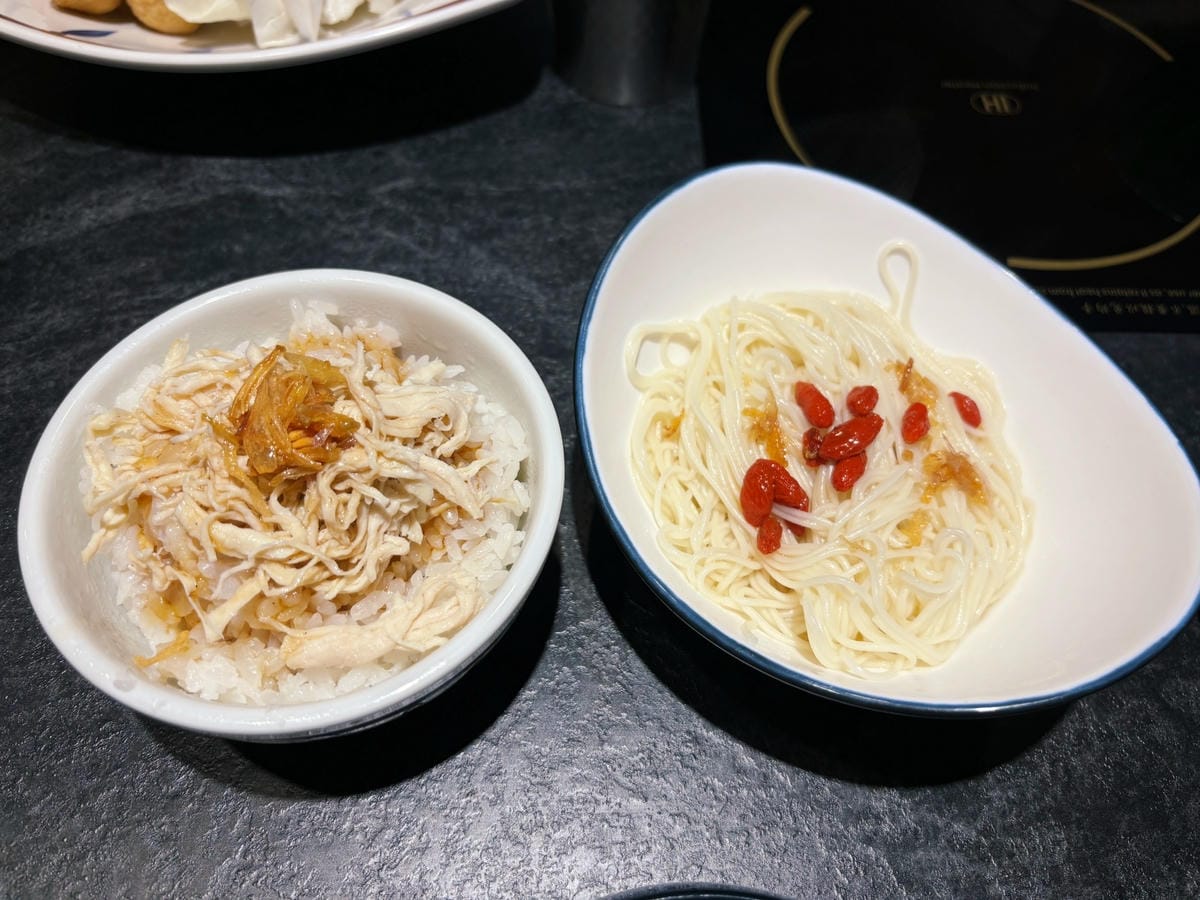 高雄巨蛋「尬鍋台式潮鍋」台式湯頭、蔬菜飲料自助吧!! 高雄巨蛋「尬鍋台式潮鍋」台式湯頭、蔬菜飲料自助吧!!