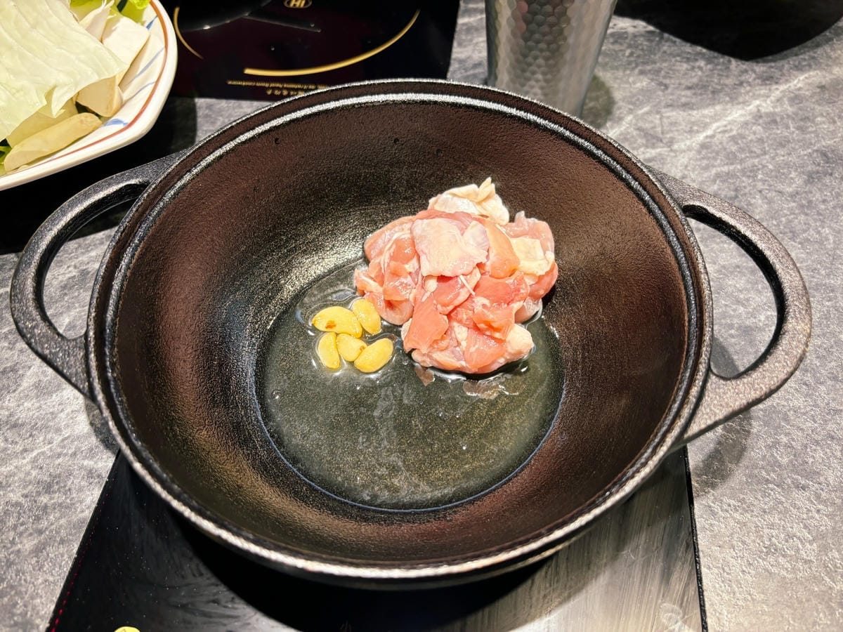 高雄巨蛋「尬鍋台式潮鍋」台式湯頭、蔬菜飲料自助吧!! 高雄巨蛋「尬鍋台式潮鍋」台式湯頭、蔬菜飲料自助吧!!