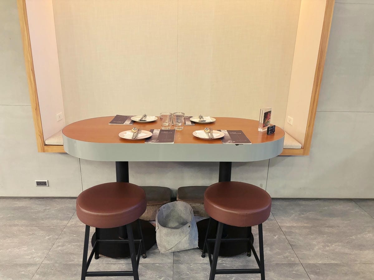 台中南屯區「龍蝦小姐」整隻龍蝦好過癮!! 台中南屯區「龍蝦小姐」整隻龍蝦好過癮!!
