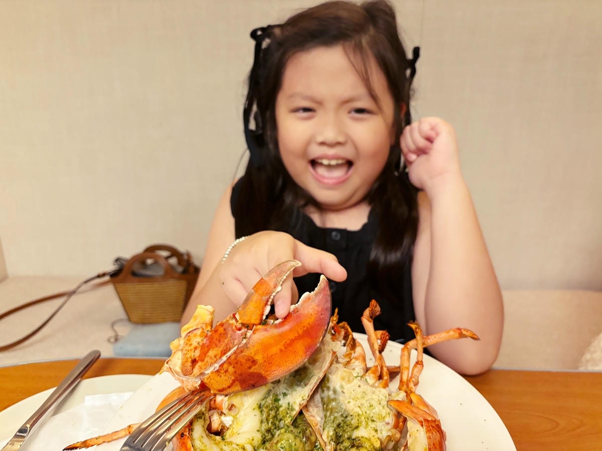 台中南屯區「龍蝦小姐」整隻龍蝦好過癮!! 台中南屯區「龍蝦小姐」整隻龍蝦好過癮!!
