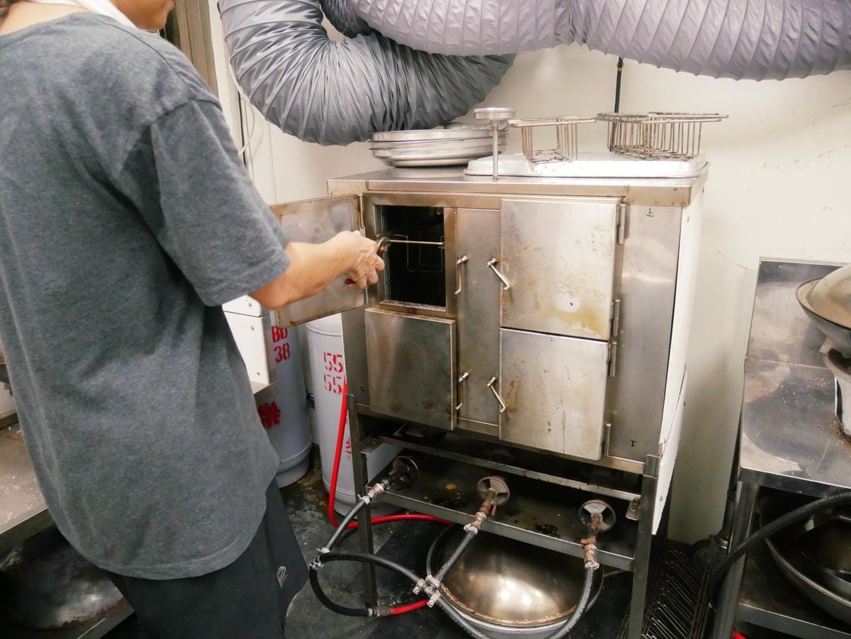 高雄鹽埕「梅吃夠鹽焗雞專門戶」全台首創梅子口味鹽焗雞!! 高雄鹽埕「梅吃夠鹽焗雞專門戶」全台首創梅子口味鹽焗雞!!