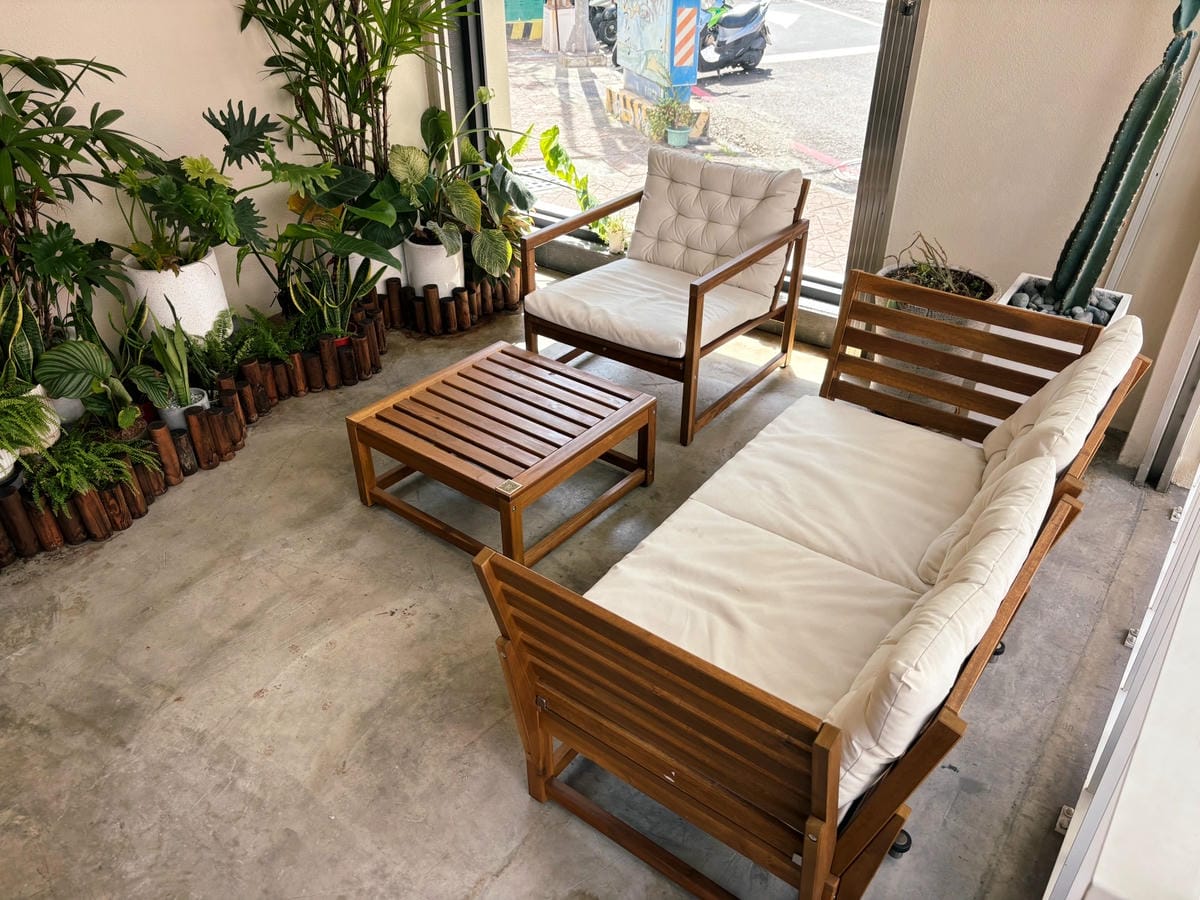 高雄巨蛋「日日有春」巷弄旁的質感早午餐店。 高雄巨蛋「日日有春」巷弄旁的質感早午餐店。