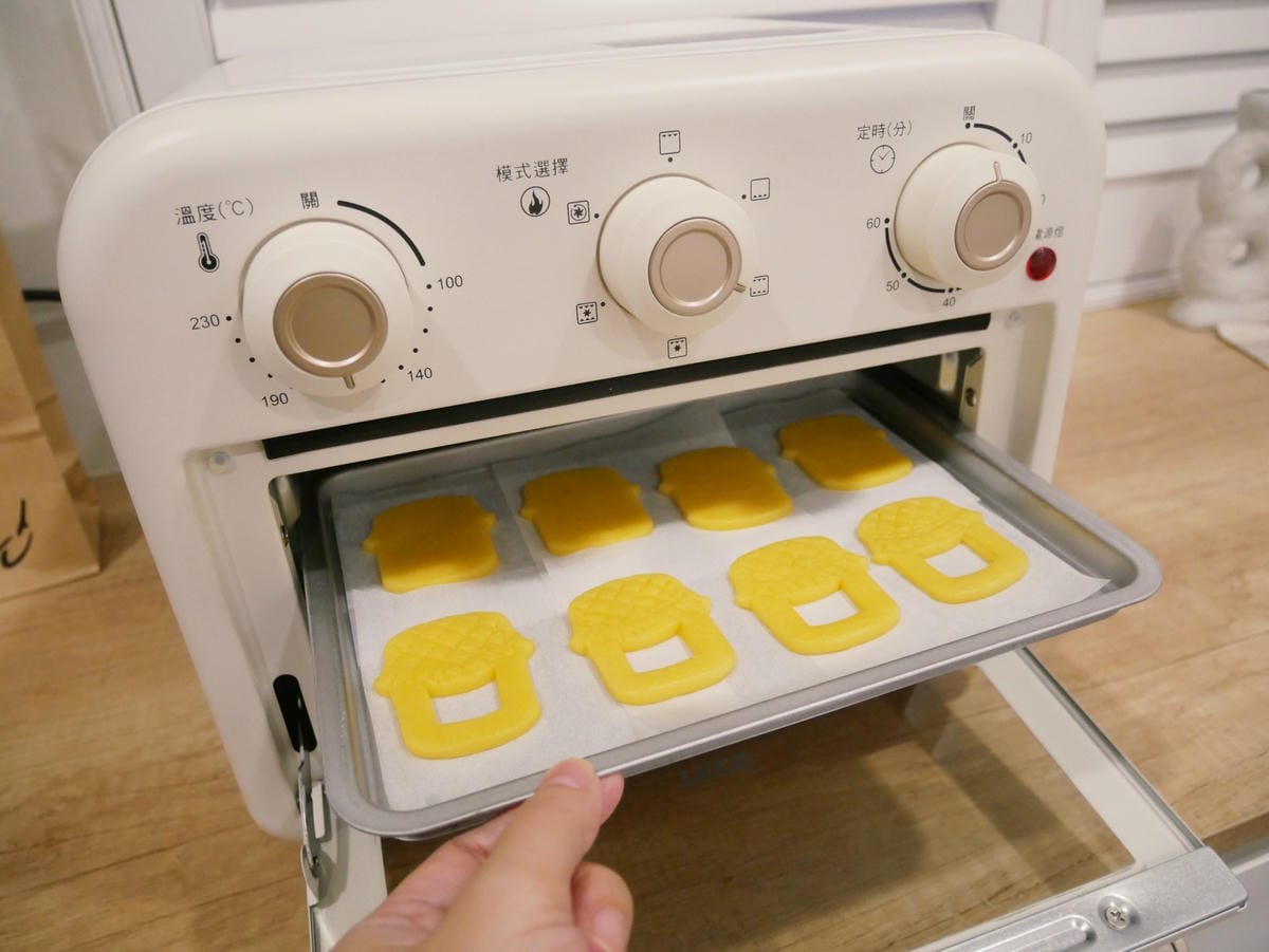 可愛牛奶色「東元10L氣炸烤箱YB1003CB」親子料理~~ 可愛牛奶色「東元10L氣炸烤箱YB1003CB」親子料理~~